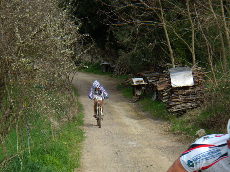 gal/2010/03 - La Via delle Miniere 2010/Sul poggetto al primo passaggio/Immagine-033.jpg